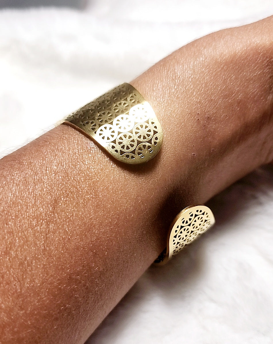 JOYERIA BRAZALETE STAINLESS STEEL - Color Dorado