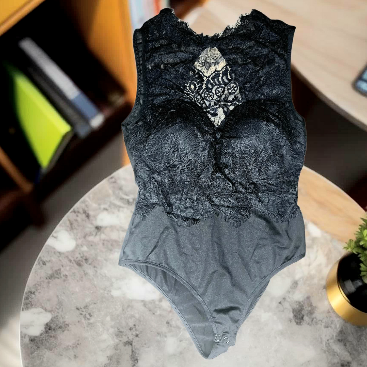 Bodysuit negro con encaje (Alejandrina)