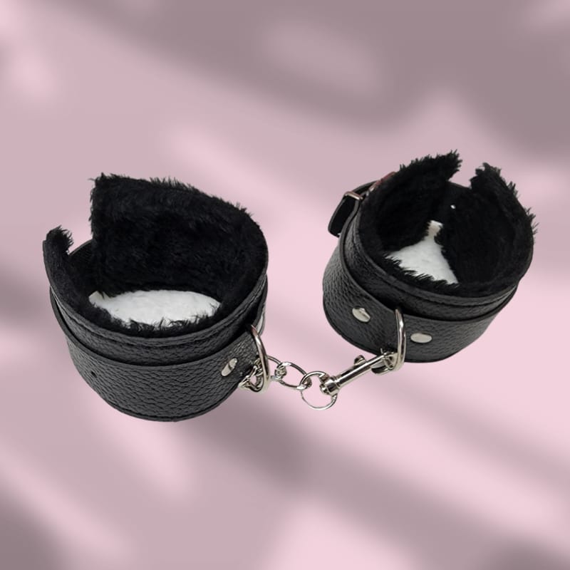 ESPOSAS - ACCESORIOS - Color negra - Material Cuero - Ordena por WhatsApp