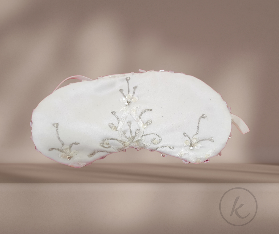 ANTIFAZ PARA DORMIR - BLANCO con encaje plateado - Sueño elegante y cómodo