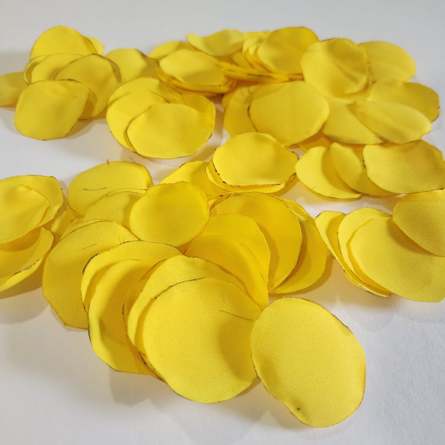 200 Petalos de Tela en Colores