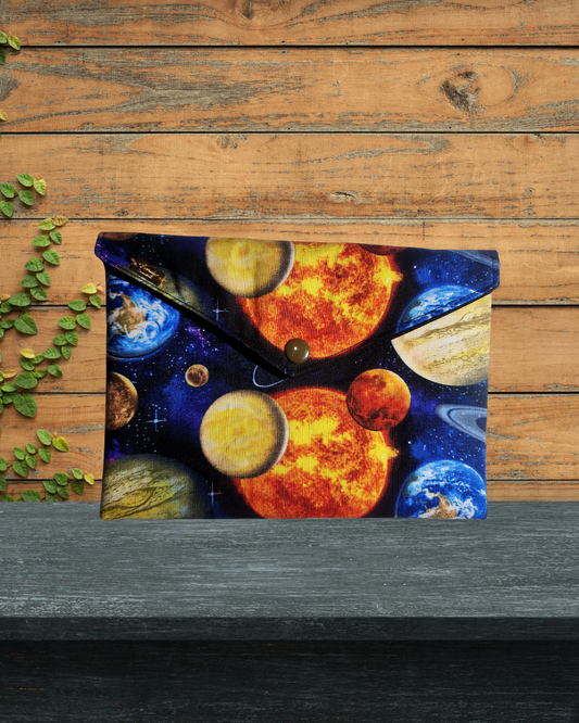 Cartera multiuso estampado dr planetas