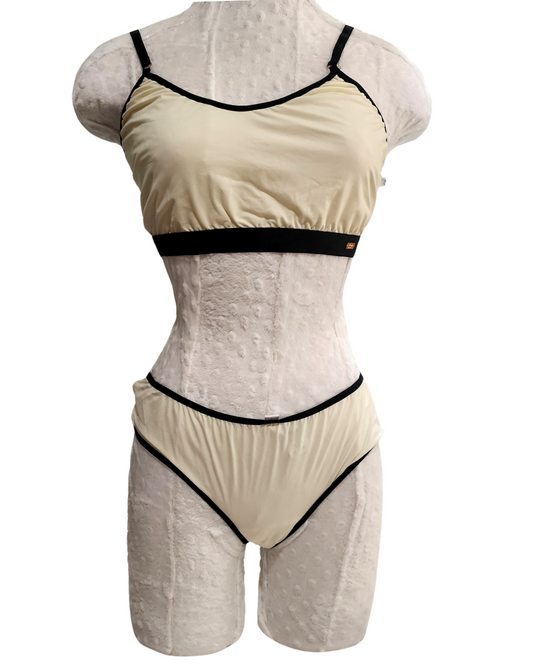Sport Bra con tela licrada y elástico
