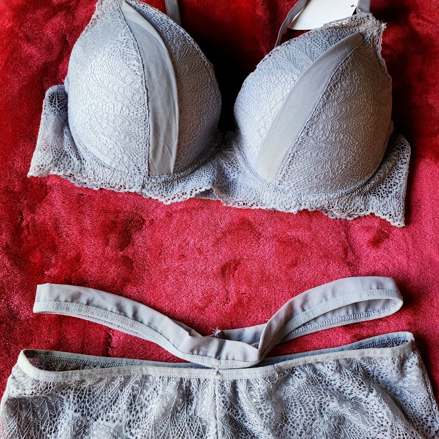 BRA Y PANTIE - Color gris - Talla 38B/XLarge - Ordena por WhatsApp