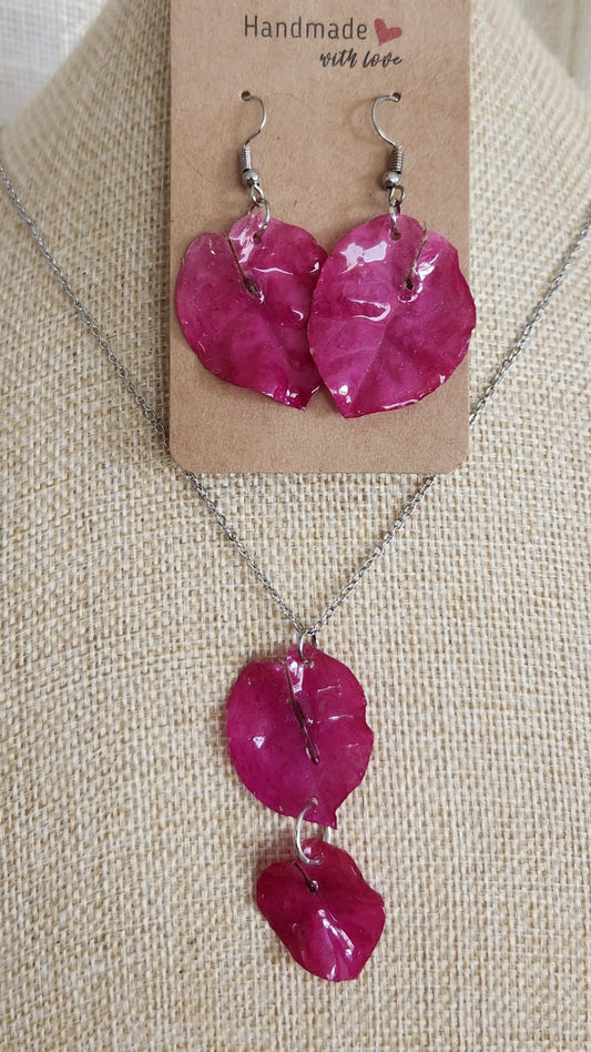 Set de pétalos y collares de trinitarias
