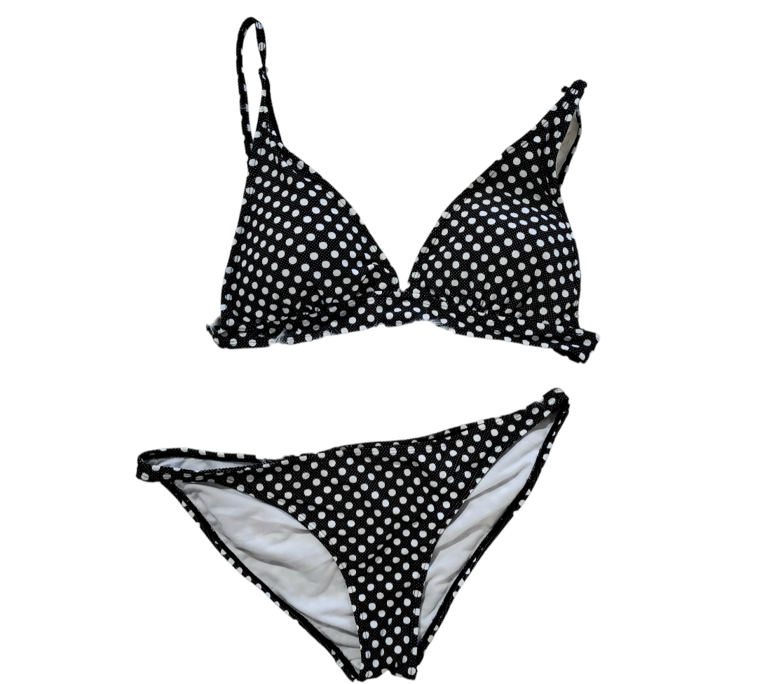 Traje de baño de dos piezas color negro con puntos blancos. Poka Dot