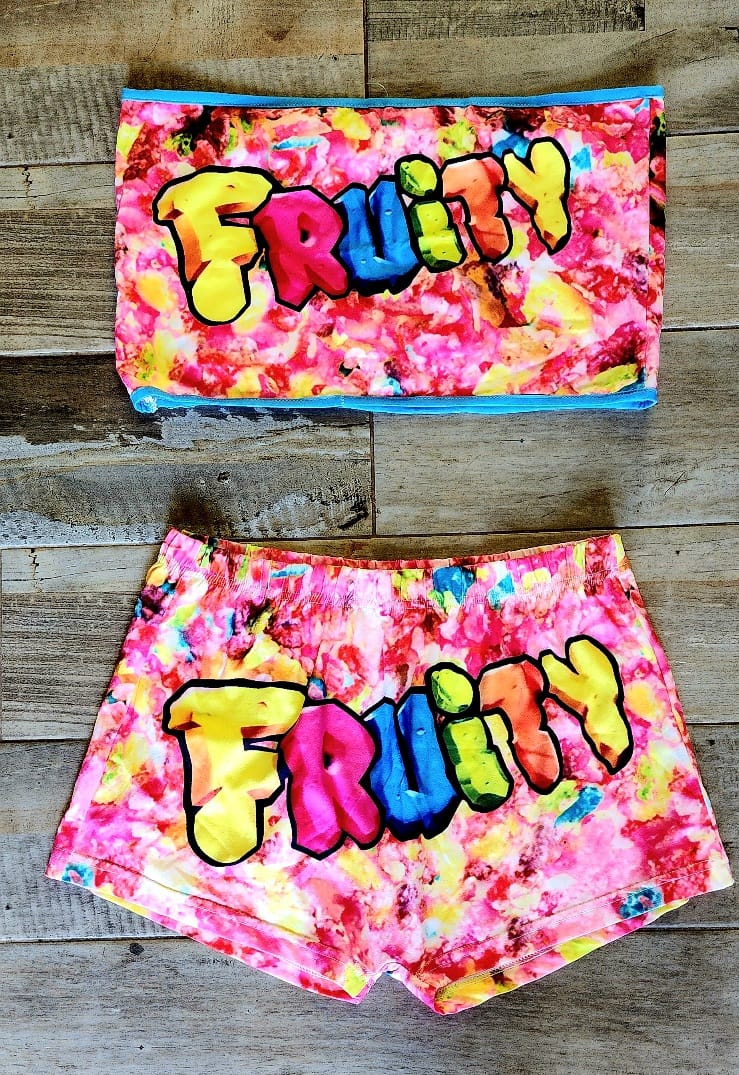 DIVINO CEREAL - Set de pantalón y blusita corta palestra de material licra - Estampado de Fruitty (Ordena porWhatsApp)