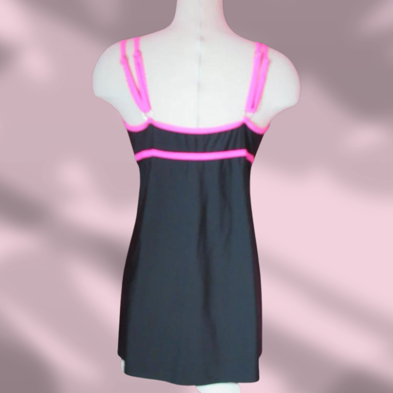 LUNA - Traje de baño tipo trajecito.  Trae pantalón debajo integrado- Tamaño XL ( Ordena por WhatsApp)
