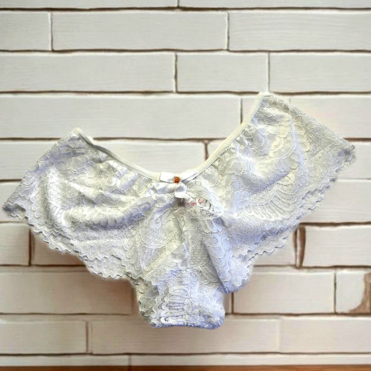 pantie encaje blanca con piedra natural