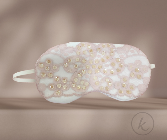 ANTIFAZ PARA DORMIR - blanco con encaje crema y lentejuelas - Descanso con estilo