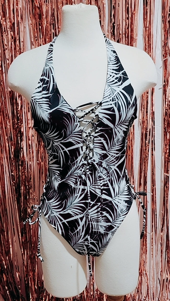 Traje de baño de una pieza Hecho en Colombia que se ajusta a los lados Armenia